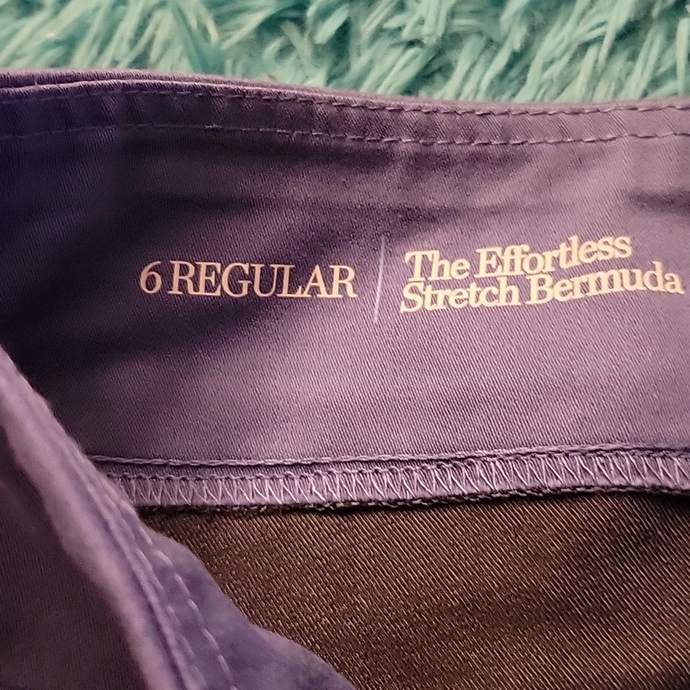 NEW Croft & Barrow Blue Mid-Rise Bermuda Shorts Size 6
